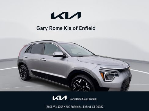 Used 2024 Kia Niro Wind w/ Wind Preserve Package FWD image 1