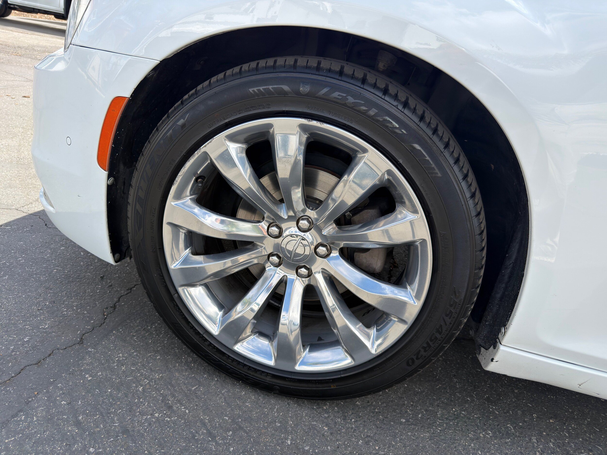 Used 2015 Chrysler 300 C w/ Harman/Kardon Audio Group RWD image 39