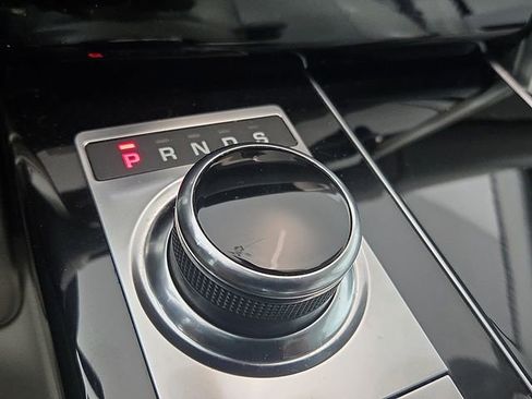Used 2017 Land Rover Range Rover HSE image 16