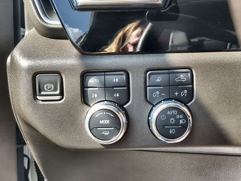 Certified 2023 GMC Sierra 1500 SLT w/ SLT Premium Plus Package image 18