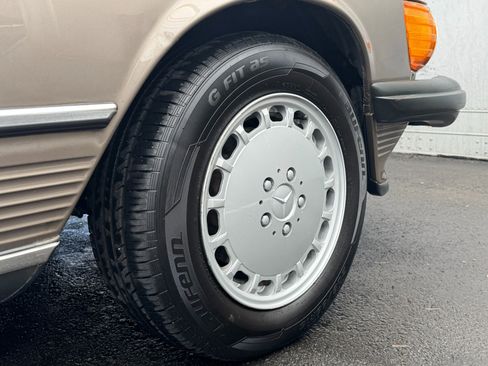 Used 1987 Mercedes-Benz 560 SL image 40