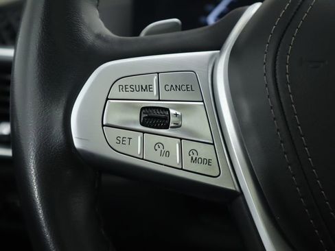 Used 2023 BMW X7 xDrive40i w/ Premium Package image 11