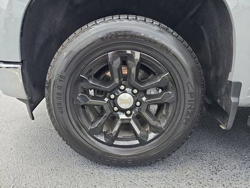 Used 2024 Chevrolet Silverado 1500 LT AWD/4WD image 36