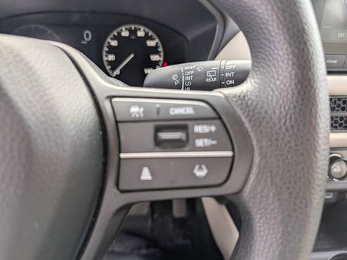 Used 2025 Honda HR-V LX image 11