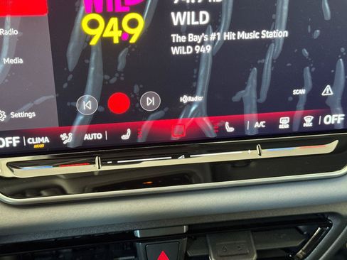 New 2026 Volkswagen Tiguan SE AWD/4WD image 19