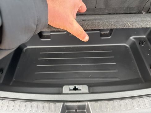 Used 2024 Chevrolet Traverse LT image 12