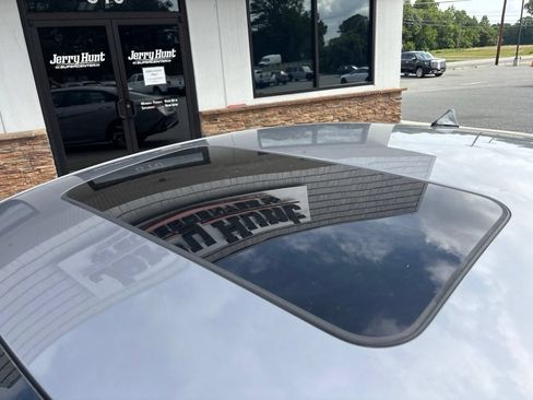 Used 2025 Hyundai Elantra Limited FWD image 12