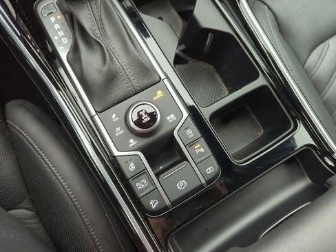 Certified 2024 Kia Sorento SX Prestige image 9