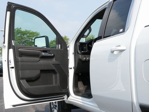 New 2025 GMC Sierra 2500 SLE w/ SLE Value Package; image 33