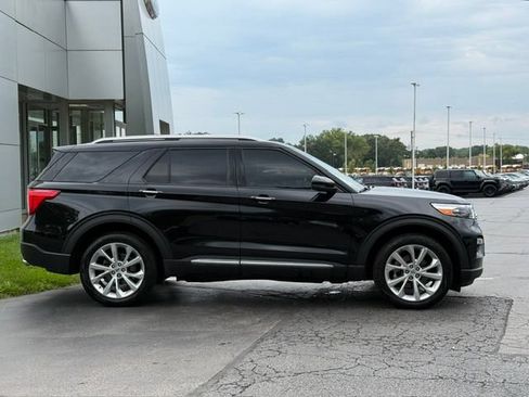 Certified 2023 Ford Explorer Platinum w/ Technology Package AWD/4WD image 6