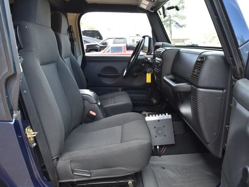Used 2006 Jeep Wrangler X AWD/4WD image 21