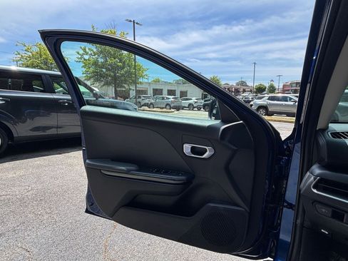 Used 2025 Kia K4 FWD image 18