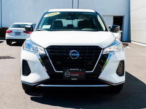 New 2025 Nissan Kicks Play S image 2