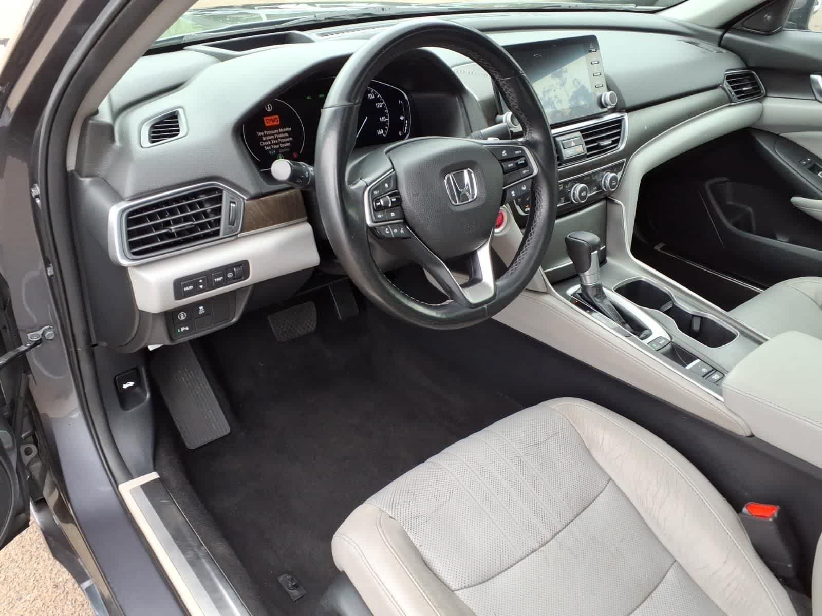 Used 2018 Honda Accord Touring image 14