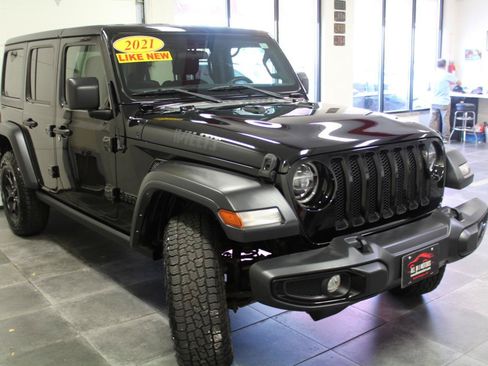 Used 2021 Jeep Wrangler Unlimited Sport AWD/4WD image 3