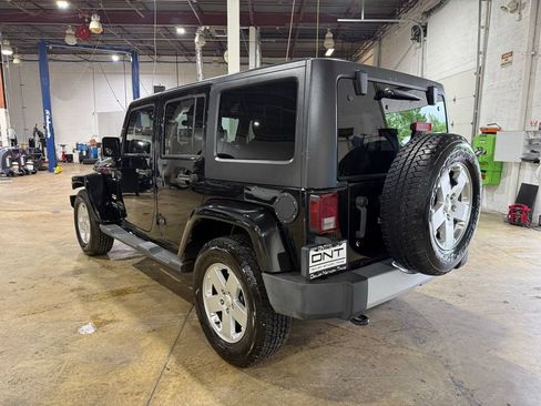 Used 2011 Jeep Wrangler Unlimited Sahara w/ Connectivity Group AWD/4WD image 6