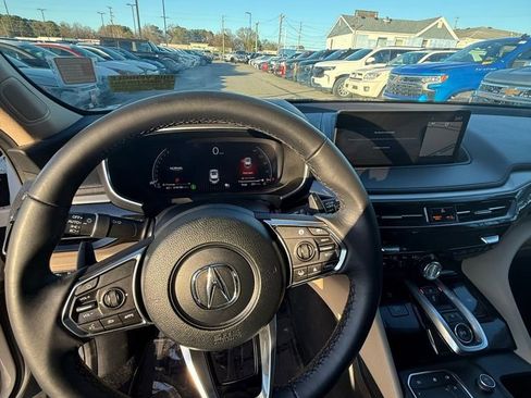 Used 2023 Acura MDX SH-AWD w/ Technology Package image 9