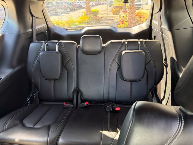 Used 2025 Chrysler Pacifica Select FWD image 7