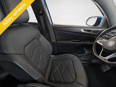 Used 2024 Volkswagen Atlas Cross Sport SE AWD/4WD image 17