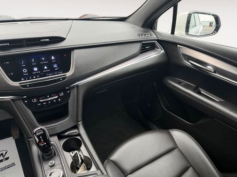 Used 2022 Cadillac XT5 Luxury w/ LPO, Floor Liner Package AWD/4WD image 12