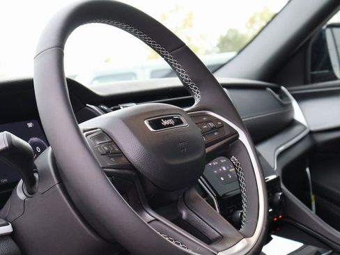 New 2025 Jeep Grand Cherokee L Altitude image 26