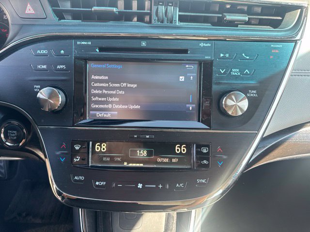 Used 2018 Toyota Avalon Limited FWD image 7