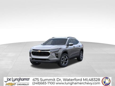 New 2026 Chevrolet Trax LT w/ Sunroof Package FWD image 8