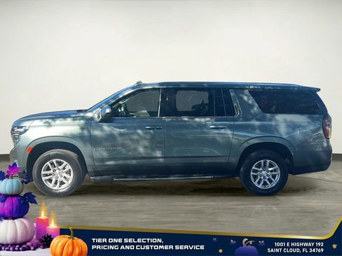 Certified 2024 Chevrolet Suburban LT image 3