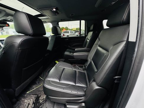 Used 2020 Chevrolet Suburban LT AWD/4WD image 14