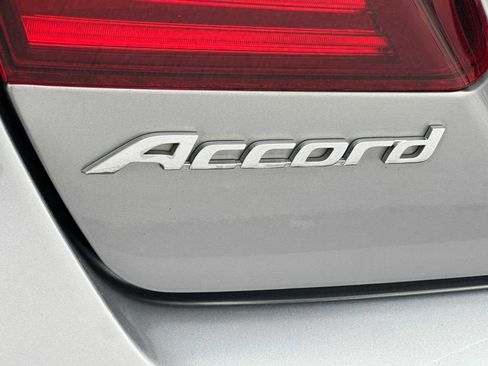 Used 2016 Honda Accord EX image 5