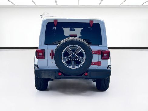 Used 2019 Jeep Wrangler Unlimited Sahara AWD/4WD image 5