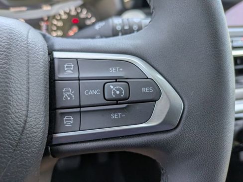 Used 2025 Jeep Compass Limited AWD/4WD image 15