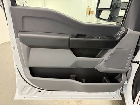 New 2026 Ford F250 XL w/ XL Chrome Package image 14