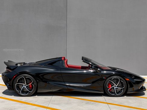 Used 2024 McLaren 750S Spider image 36
