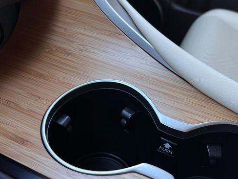 Used 2018 Lexus RX 450hL Premium w/ Premium Package image 19