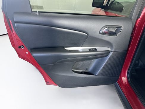 Used 2019 Dodge Journey SE w/ Premium Group FWD image 24
