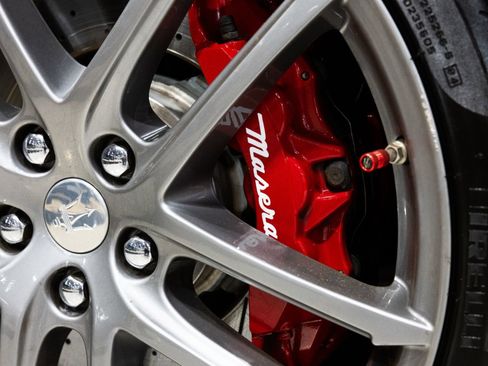 Used 2018 Maserati GranTurismo Sport RWD image 41