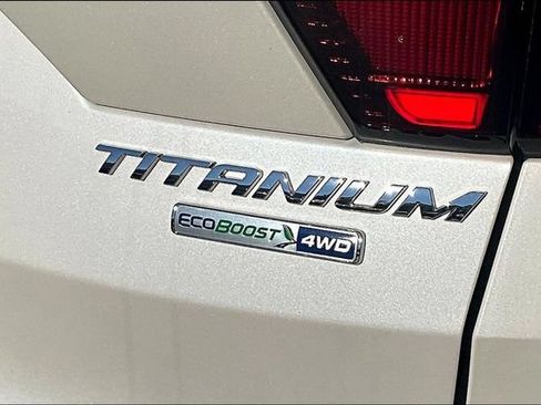 Used 2019 Ford Escape Titanium AWD/4WD image 24