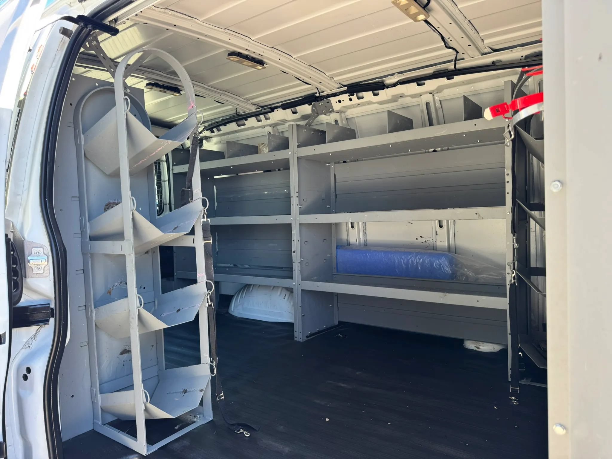 Used 2019 Chevrolet Express 2500 w/ Driver Convenience Package RWD image 20