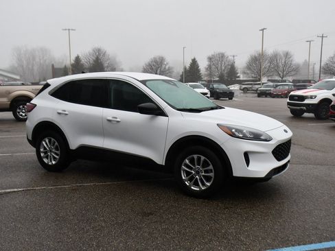 Used 2022 Ford Escape SE w/ Cold Weather Package image 8
