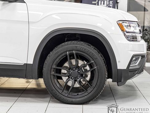 Used 2019 Volkswagen Atlas SEL Premium image 11