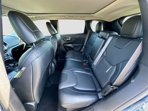 Used 2022 Jeep Cherokee Limited w/ Elite Package image 25