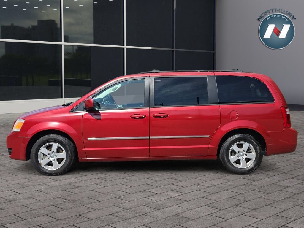 Used 2010 Dodge Grand Caravan SXT FWD image 2