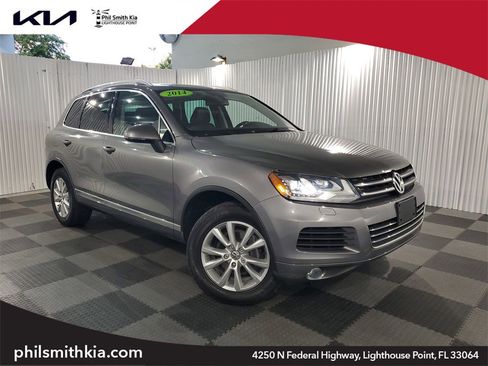 Used 2014 Volkswagen Touareg Sport image 1