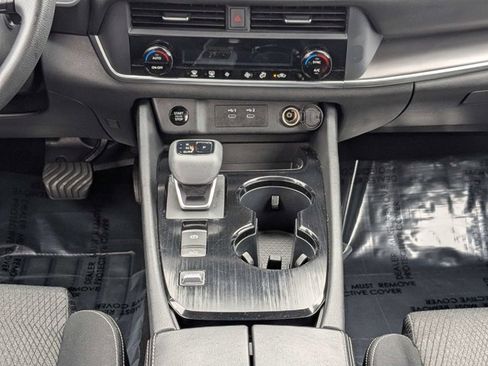 Certified 2024 Nissan Rogue SV image 22