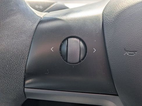 Used 2023 Tesla Model 3 Standard Range image 11