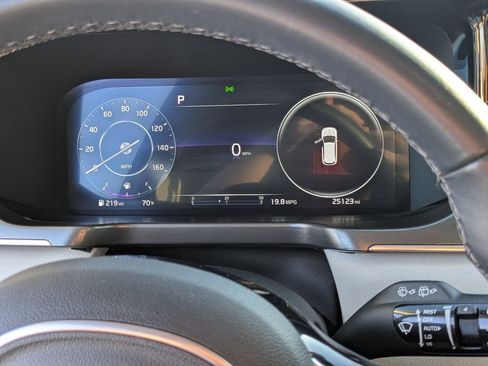 Certified 2023 Kia Sorento SX image 13