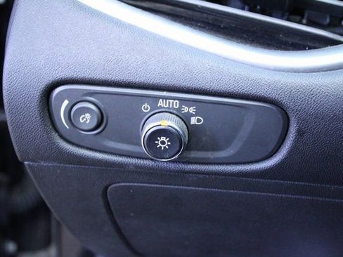 Used 2022 Chevrolet Malibu LS image 9