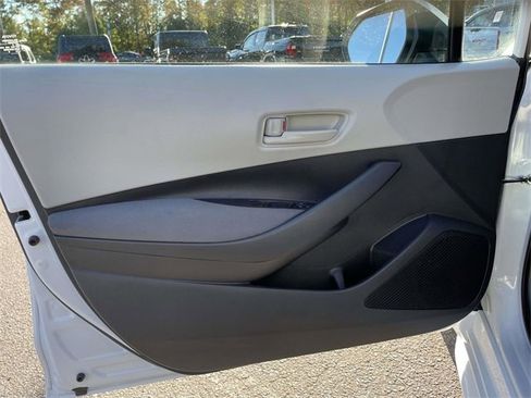 Used 2023 Toyota Corolla LE image 17