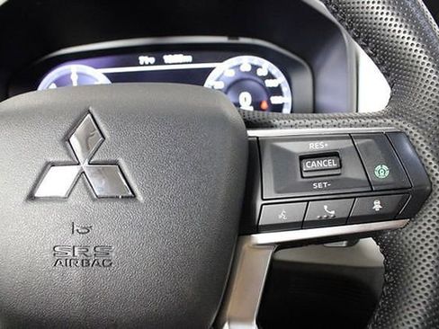 Used 2024 Mitsubishi Outlander SEL image 18